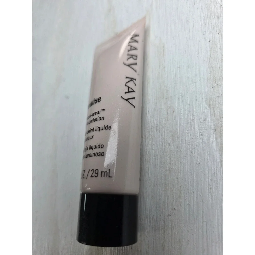 Mary Kay TimeWise Luminous-Wear Liquid Foundation Ivory 3 Normal to Dry Skin 1oz